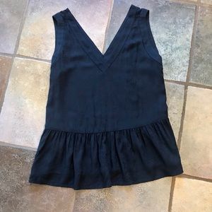V neck sleeveless shirt